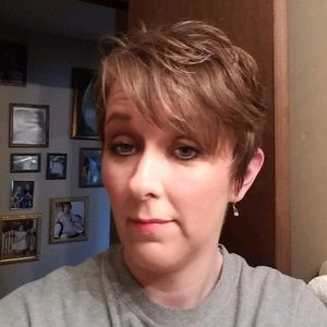 Meet your Posher, Angelia